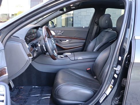 Used 2019 Mercedes-Benz S 560 Sedan w/ AMG Line Exterior image 24