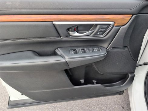 Used 2020 Honda CR-V Touring image 11