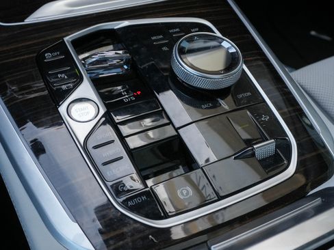 Certified 2024 BMW X5 xDrive50e w/ Executive Package AWD/4WD image 23