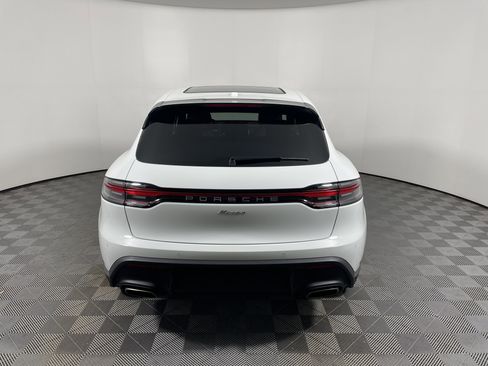 Certified 2026 Porsche Macan AWD/4WD image 6