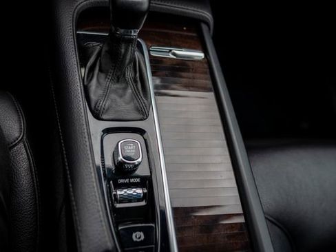 Used 2019 Volvo XC90 T6 Momentum w/ Advanced Package image 36