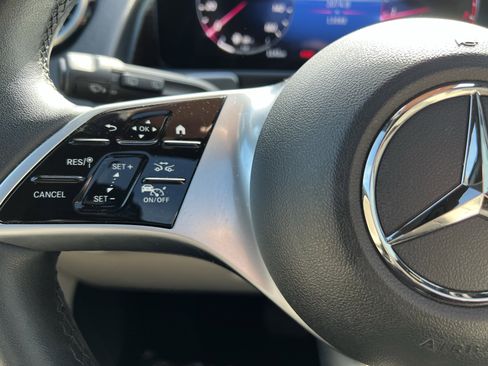 Certified 2024 Mercedes-Benz GLB 250 4MATIC image 19