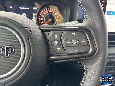 Used 2025 Jeep Gladiator Rubicon w/ Convenience Group image 36