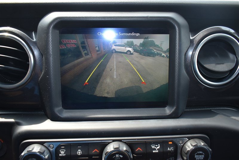 Used 2021 Jeep Wrangler Unlimited Sahara AWD/4WD image 16