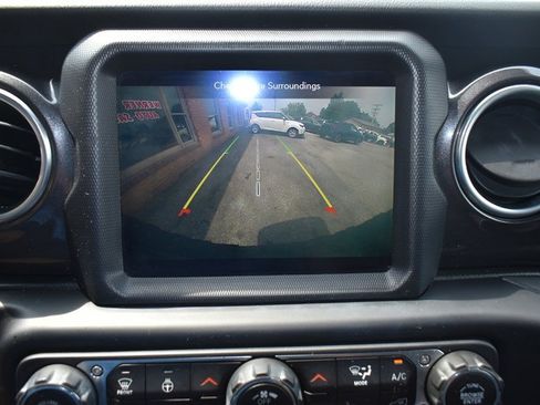 Used 2021 Jeep Wrangler Unlimited Sahara AWD/4WD image 16