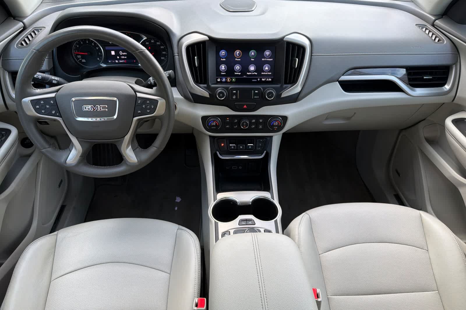 Used 2020 GMC Terrain Denali w/ Denali Premium Package FWD image 3