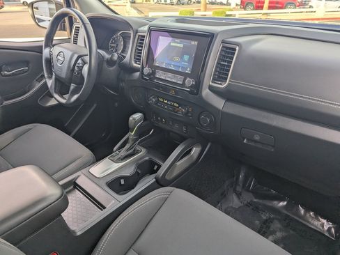 Certified 2022 Nissan Frontier SV image 13