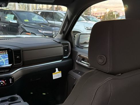 New 2026 GMC Sierra 1500 Elevation image 22