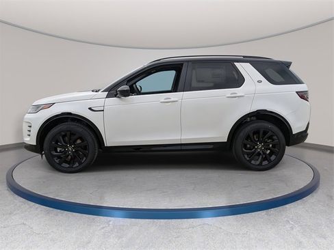 New 2025 Land Rover Discovery Sport Dynamic SE image 2