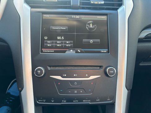 Used 2014 Ford Fusion SE image 12