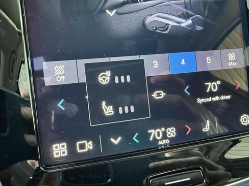 Used 2024 Volvo XC90 B6 Plus image 22