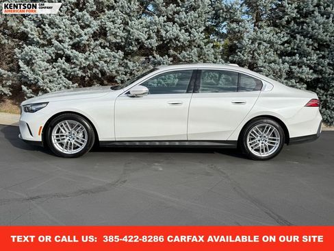 Used 2025 BMW 530i xDrive image 4