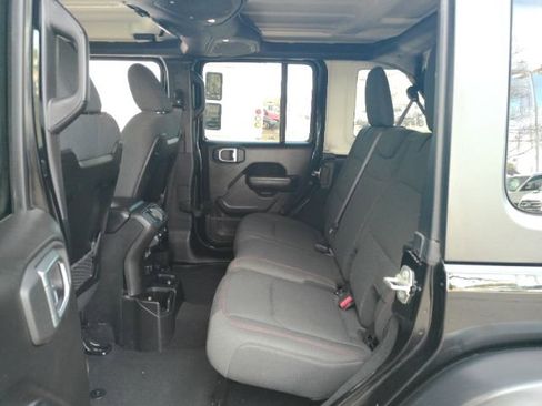 Used 2024 Jeep Wrangler Unlimited Rubicon image 15