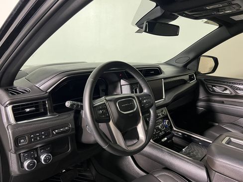 Used 2024 GMC Yukon Denali image 4
