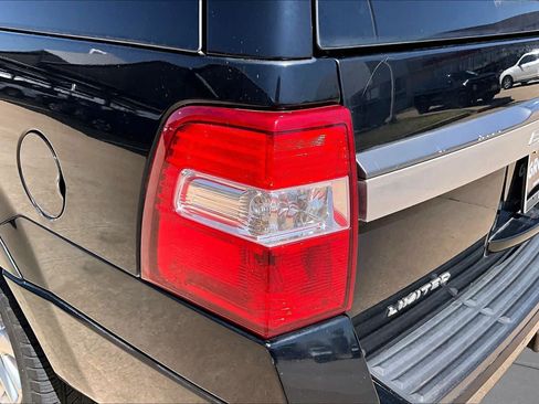 Used 2017 Ford Expedition EL Limited w/ Equipment Group 301A AWD/4WD image 28