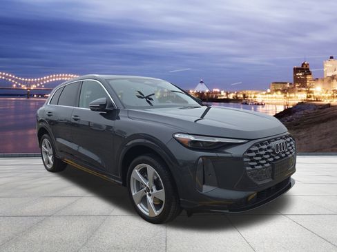 Certified 2025 Audi Q5 Premium Plus w/ Premium Plus image 4