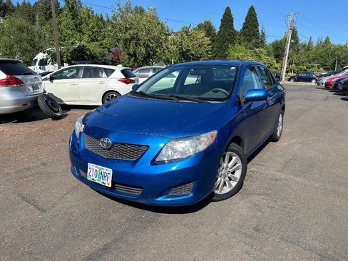 Used 2010 Toyota Corolla LE FWD image 2