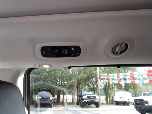 Used 2020 Chrysler Pacifica Limited image 14