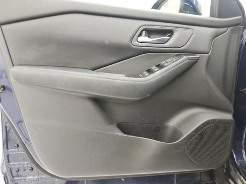 Used 2024 Nissan Rogue SV image 11