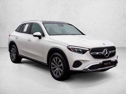 Certified 2025 Mercedes-Benz GLC 300 4MATIC image 3