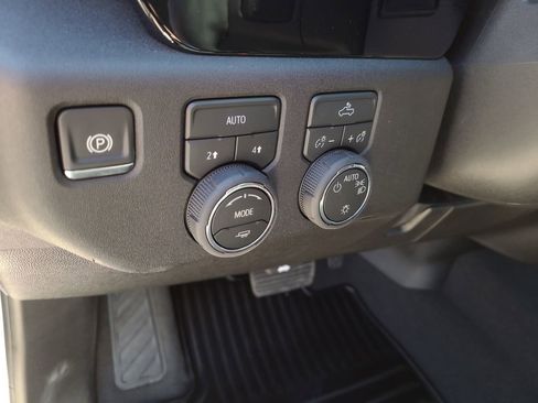 Used 2026 Chevrolet Silverado 1500 LT image 22