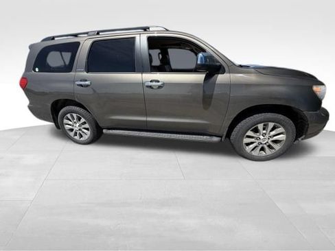 Used 2014 Toyota Sequoia Limited AWD/4WD image 7