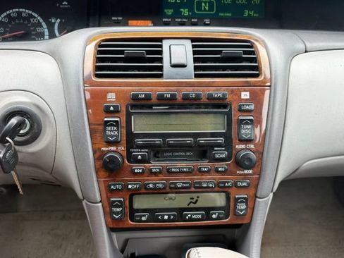 Used 2000 Toyota Avalon XL FWD image 22