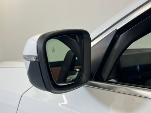 Used 2025 BMW 330i xDrive Sedan w/ Premium Package AWD/4WD image 22