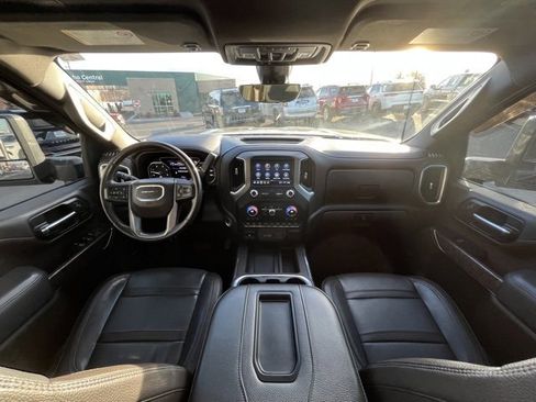 Used 2022 GMC Sierra 3500 Denali w/ Denali Ultimate Package image 30