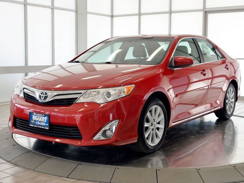 Used 2014 Toyota Camry XLE FWD image 4