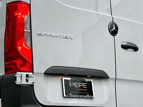 Used 2025 Mercedes-Benz Sprinter 2500 image 16