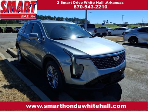Used 2025 Cadillac XT4 Premium Luxury image 1