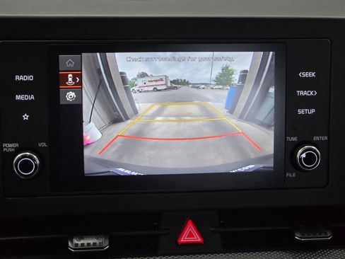 Used 2025 Kia Sportage LX FWD image 32