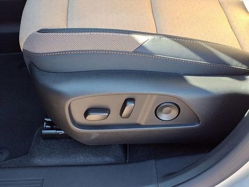 New 2026 Chevrolet Equinox ACTIV w/ Convenience Package III FWD image 35