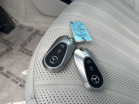 Used 2023 Mercedes-Benz EQE 500 4MATIC SUV w/ Exclusive Trim Package image 35