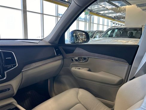 Certified 2024 Volvo XC90 B6 Plus w/ Protection Package Premier image 27