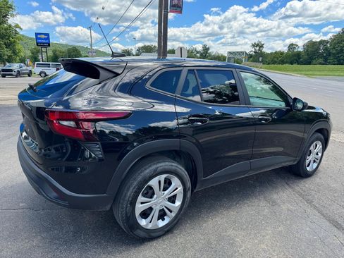 Used 2024 Chevrolet Trax LS FWD image 5