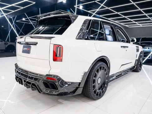 Used 2026 Rolls-Royce Cullinan AWD/4WD image 22