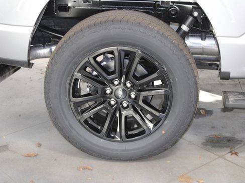 New 2025 Ford F150 Platinum w/ FX4 Off-Road Package image 15