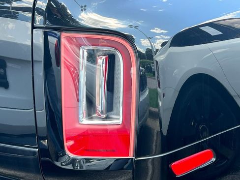 Certified 2021 Rolls-Royce Cullinan image 21