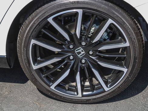 Used 2025 Honda Accord Touring image 12