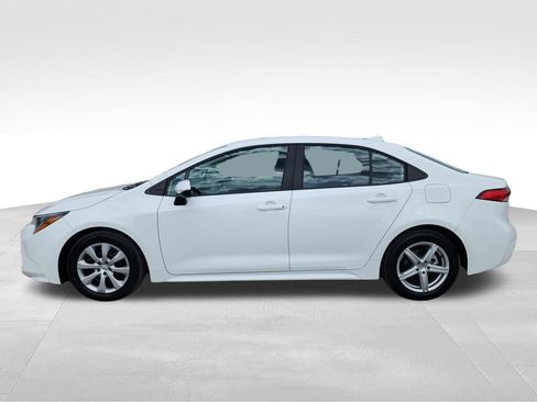 Used 2025 Toyota Corolla LE FWD image 6