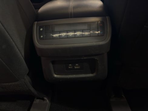 Used 2022 Nissan Pathfinder SV w/ SV Premium Package AWD/4WD image 29