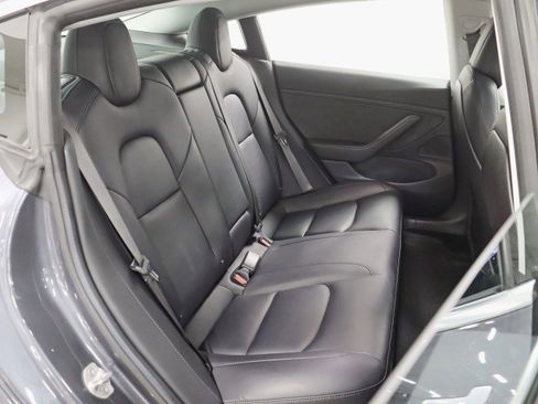 Used 2018 Tesla Model 3 image 27