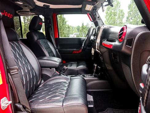 Used 2012 Jeep Wrangler Unlimited Sport AWD/4WD image 32