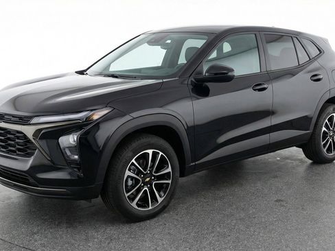 Used 2025 Chevrolet TrailBlazer LT image 3