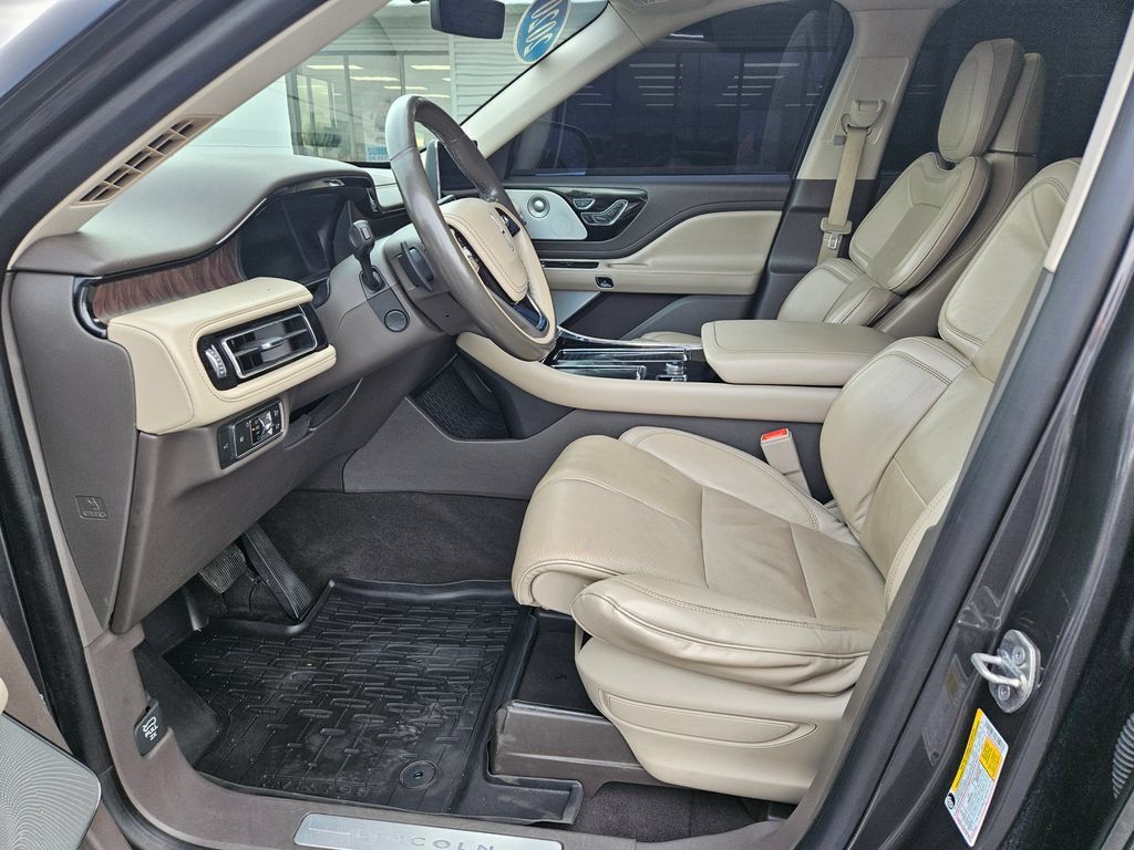 Used 2020 Lincoln Aviator Reserve w/ Equipment Group 201A AWD/4WD image 14