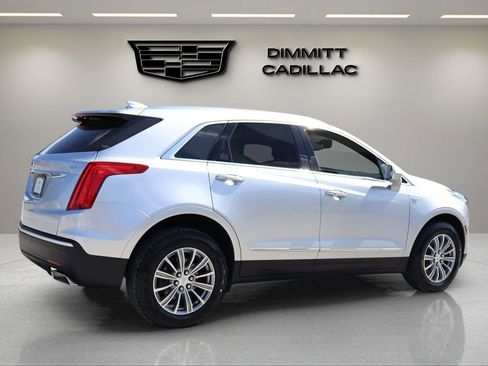 Used 2017 Cadillac XT5 Luxury w/ Driver Awareness Package FWD image 5