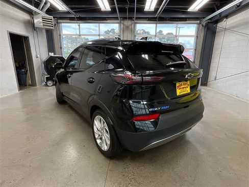 Used 2023 Chevrolet Bolt EUV LT w/ Driver Confidence Package FWD image 3