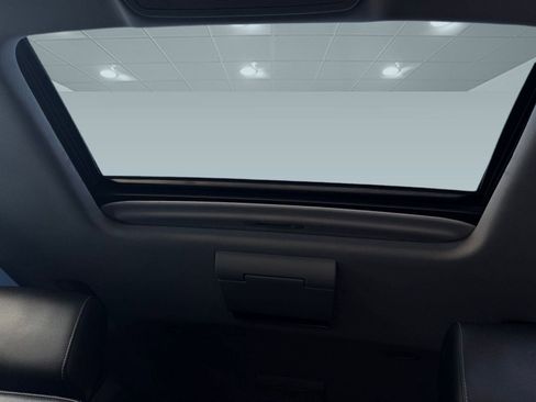 Used 2017 Chevrolet Suburban LT image 13